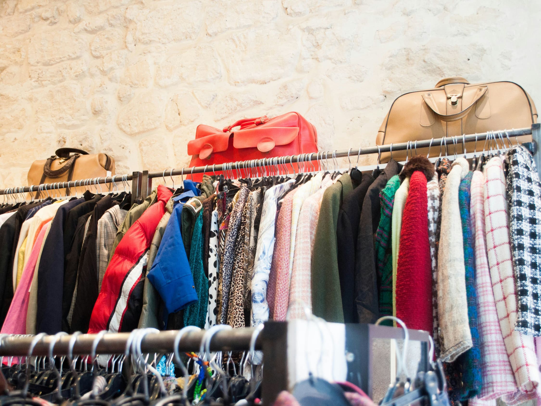 paris thrift stores