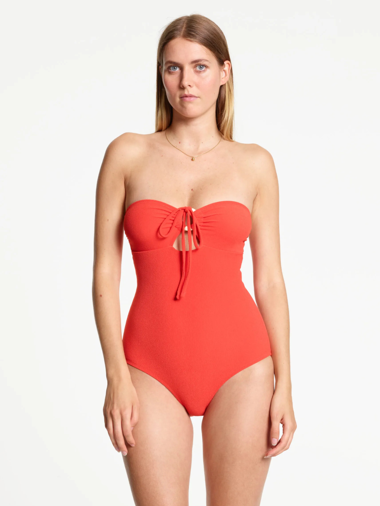 Yasmine Eslami swim